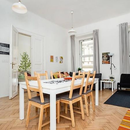 Bright, Spacious Apartment In The Historic Centre ปราก ภายนอก รูปภาพ
